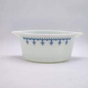 Pyrex Vintage Snowflake Garland 1 1/2 Quart White Mixing Serving Bowl 474-B